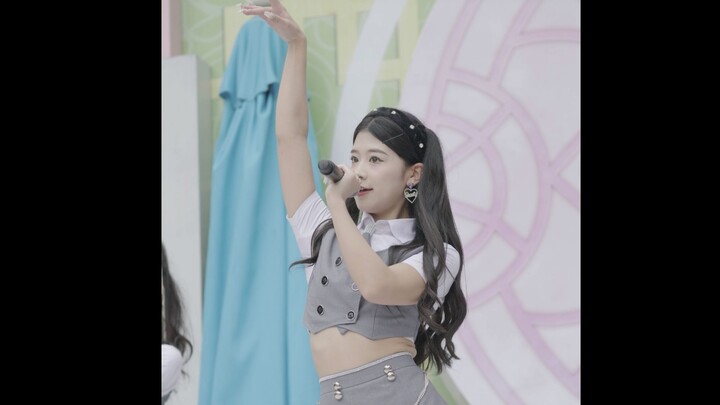 [Chimelong Girls Group] Holding flowers for Li and coming to the coffee shop to wear knock knock Cut
