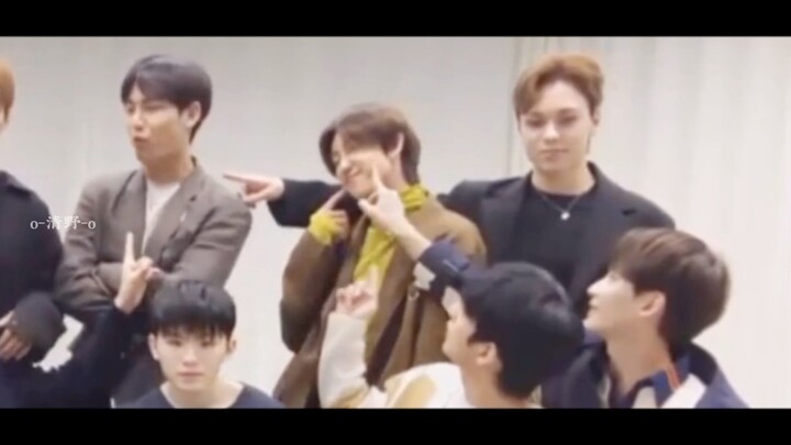 [All Eight/Xu Minghao] I suggest the guys retake their “facial expression management” class. What’s 