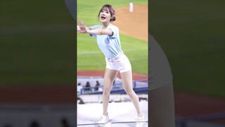 중독성 미친 안타를 쳐줘요 베이베! #최홍라 #치어리더