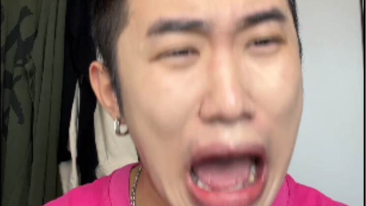 My boyfriend made 150,000 yuan selling things outside in two months...