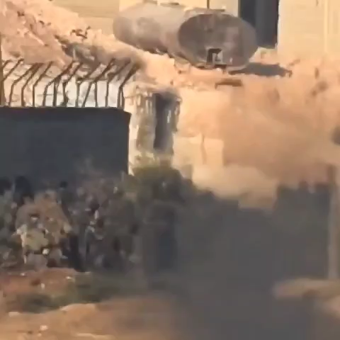 Khi binh sĩ Israel di chuyển thi thể, khoảnh khắc tiếp theo đã khiến họ kinh ngạc.