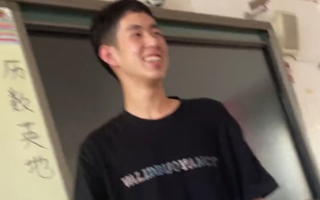 I urge the Heavenly Lord to shake off His slumber—Lin Da’s got every damn thing!