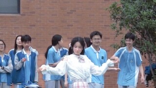 Sốc! Học sinh trung học thực sự đã nhảy Tịnh độ trong trường!