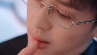 Dikejar dua CEO, dua buronan wanita ini malah mendapat cinta tak terduga