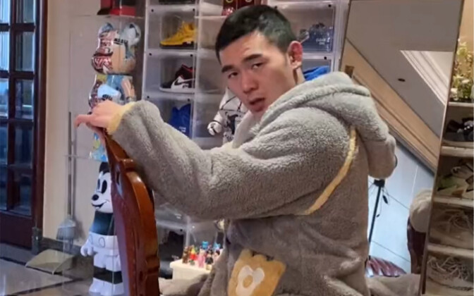 My little brother’s equestrian cosplay—just take a casual look if you’re interested!!