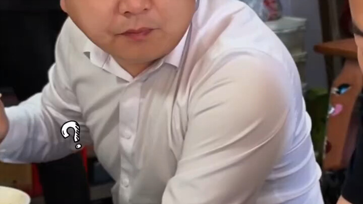 พี่ชายข้างๆ กัดฟันกรามหลังจนแตก “ชีวิตประจำวันสุดแหวกแนว” ขำจนหน้ามืด