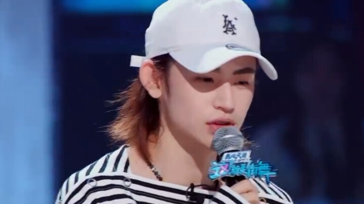 Xiaogui Wang Linkai mengenakan topi untuk kembali mengejar kecintaannya pada tari jalanan, ia berkat