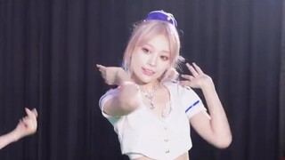 The stewardess with black silk garter stockings that can only be seen in dreams [short hair-AOA] doe
