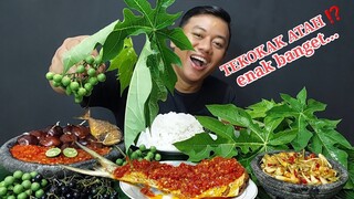 LALAP PUCUK DAUN PEPAYA MENTAH + JENGKOL TUA MENTAH + IKAN ASIN + IKAN SAMBAL SETAN +LALAPAN MENTAH