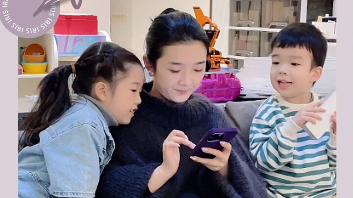 Vlog bé yêu | Chào mừng các bạn đến với buổi biểu diễn âm nhạc của hai chị em!