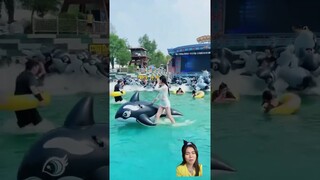 Maun Di Kolam Renang Raksasa ⁉️