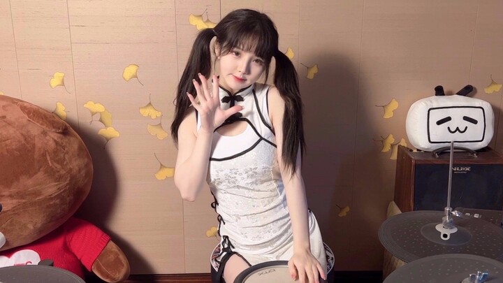 【Layar Vertikal】Gadis-gadis Liu Genghong Minta Bertarung! Versi Cheongsam dari “Ben Cao Gang Mu”