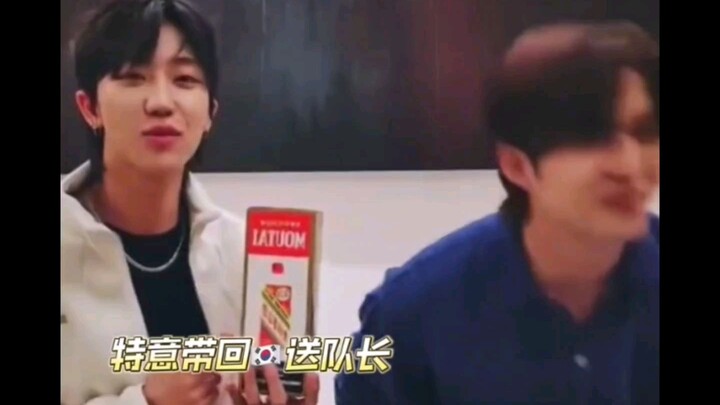 Hahaha, thật sự thấy nghệ sĩ Hàn Quốc phản ứng trước Moutai là muốn cười chết mất rồi.