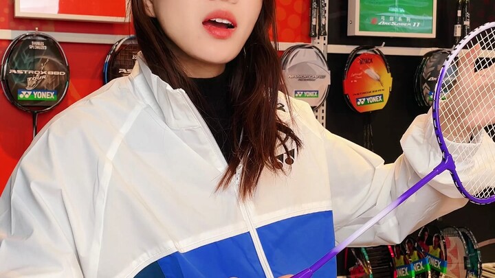 أليس من المفترض أن تأتي حاملًا مضربَي #تنس_طائرة لتُشَدَّ #الخيوط؟ #康发_رياضات #يونيكس