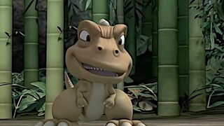 The little dinosaur Agon took it seriously when he put some water in it