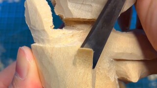 [Woodcarving] It’s our first meeting. Yaoyao is very polite.