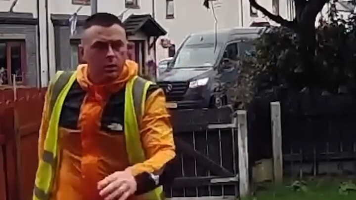 Bocah Laki-Laki 6 Tahun Sendirian Mencari Pertolongan untuk Ibunya yang Terluka