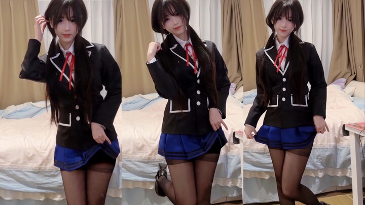 Just gonna try on Madoka’s outfit 😭 sry