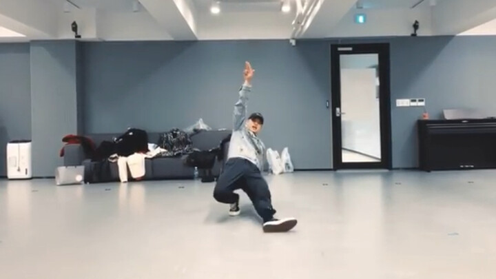 Kai Kim Jong-in | Versi Khusus Kai, Love Shot versi tari