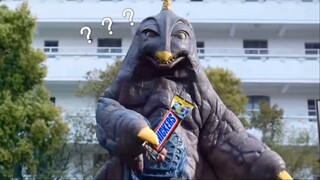 宇宙怪鸟空降中国广告