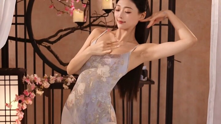 Playing the Pipa: A Little Fairy of Chinese Dance
