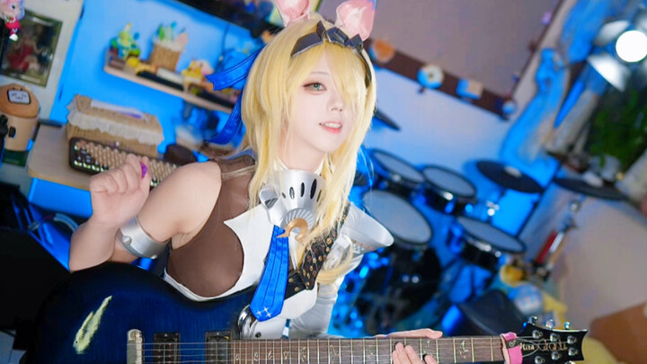 Full of energy (●'◡'●) Little Horse Hili