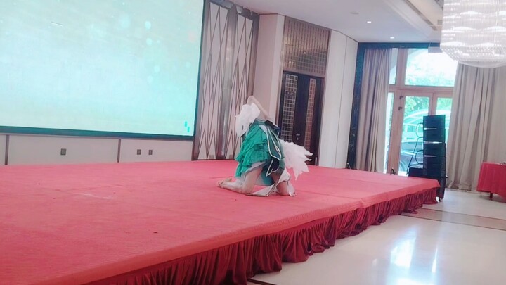 When boys dress up as Xiao Qiao and the Green Snake