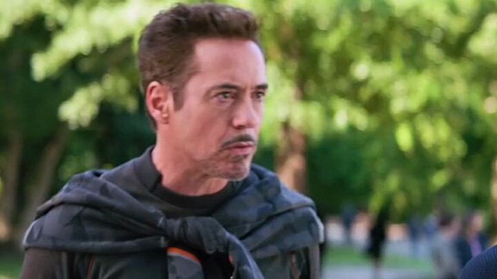 Miệng thì nói ghét mà cơ thể lại rất thật thà~ Đằng sau còn luyện cả combo luôn rồi!