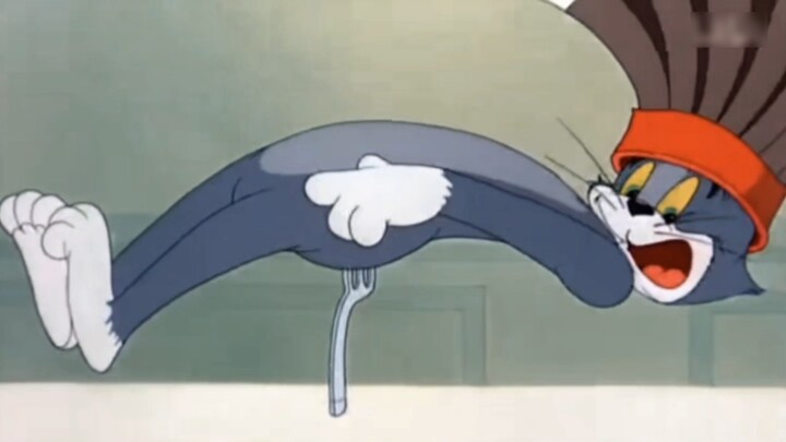 Look, Tom is sitting on a fork