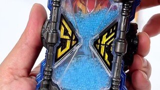 Geiz, pembawa makhluk hidup... "Kamen Rider Raja Waktu, Geiz Kebangkitan, Dua Penunggang Geiz"