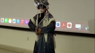 机械簪花|“给外国教授来一波赛博朋克硬控”