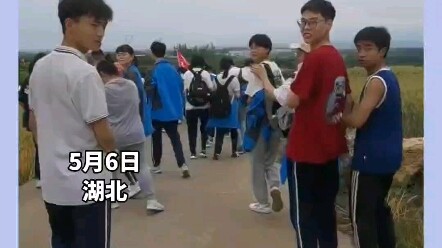 Tuổi trẻ ùa tới [mạnh]