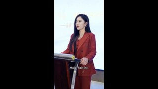 Gadis kaya dipaksa menikah dengan buruh ternyata dia miliarder tersembunyi Langsung jatuh cinta