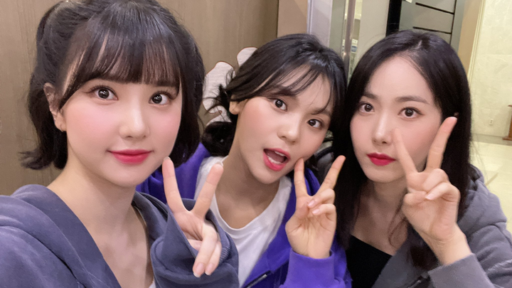 VIVIZ biểu diễn ca khúc MAGO và lắng nghe trong chương trình radio STATIONZ, ngày 15/11/2021