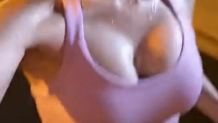 Women’s Night Run Generated by Qwen vs. Women’s Night Run Generated by Sora 2