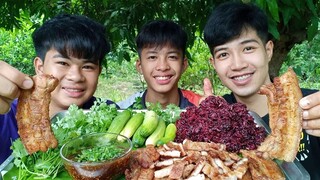 กินหมูสามชั้นย่างหอมๆ จิ้มแจ่วสุดแซ่บพร้อมกับข้าวเหนียวกํ่า มากินด้วยกันนะครับ..