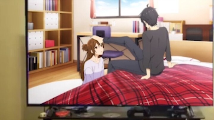 When you're watching Horimiya and your friends walk in...