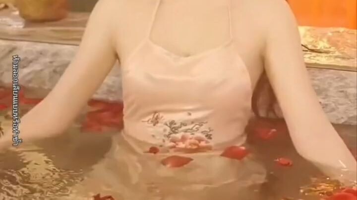 เย่เป่ย ขันทีฝึกหัด ทะลุมิติมาพร้อมระบบ