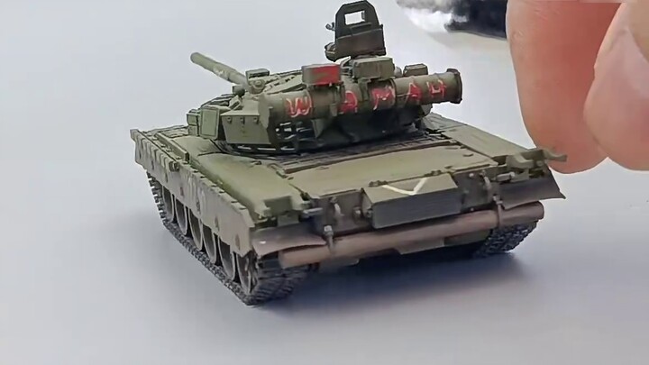 The T-80BV tank 72 scale model push-pull is here!