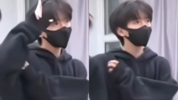 هِي جِنْلين يتدرب بملابسه الخاصة، وسيم لدرجة لا تُمكنك من إبعاد عينيك عنه