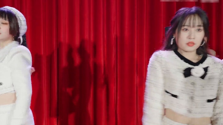 Tết Nguyên Đán này mình không có gì tặng mọi người nên mình sẽ biểu diễn "Nxde" tặng người thân và b