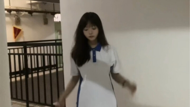 Shenzhen high school students danced to Flower