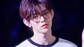 จางฮ่าว ร้องสดในคอนเสิร์ตที่จีน "ความรักสามารถเอาชนะระยะทางไกล ไม่ว่าจะไกลแค่ไหนก็ต้องอยู่ด้วยกัน!"
