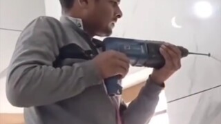 Para penjaga keamanan akan mati mendadak setelah melihat ini.