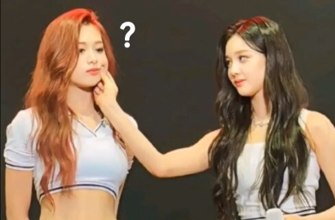 Rekaman Langsung AHYEON Dibentuk Wajahnya oleh PHARITA, Lucu Banget!