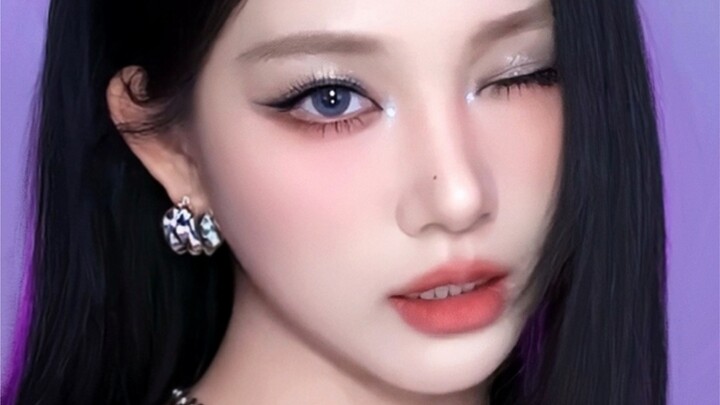 Ning Yizhuo's makeup tutorial is here 💙 Let's learn how to recreate the cool, feline-style girl grou