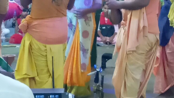 hore Krishna হরে কৃষ্ণ   কীর্তন গান