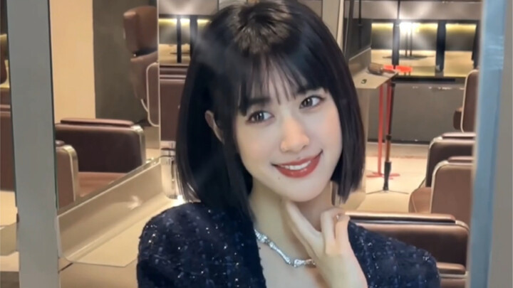 Did I botch cutting the same short hairstyle as Lisa??