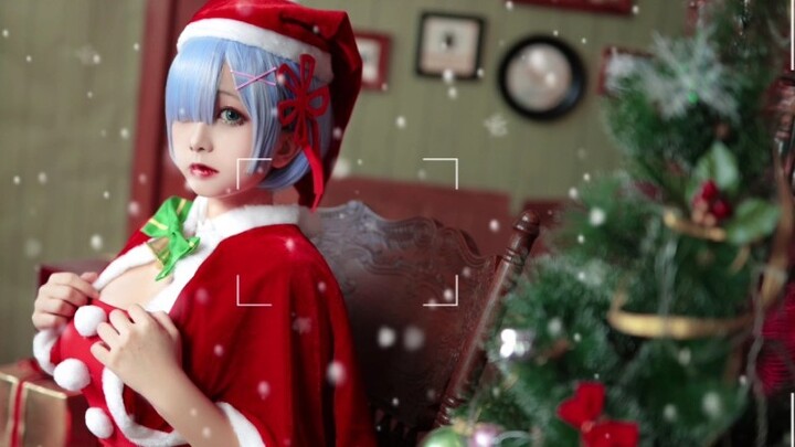 Rem Christmas cosplay