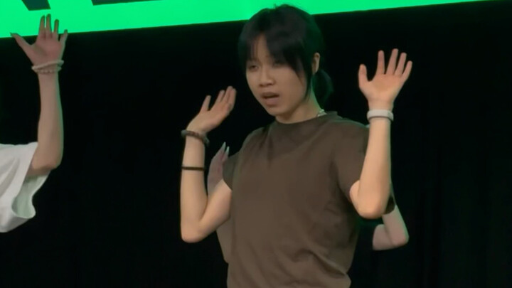 Rap tiếng Hàn của người Nhật, rap tiếng Tây Ban Nha của người Trung, cứ mà thưởng thức đi